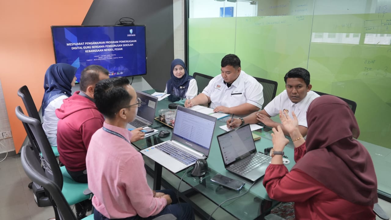 FLEXMC UMPSA DAN SK NENASI RANGKA PROGRAM PEMERKASAAN DIGITAL GURU BERIMPAK TINGGI